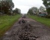 В Омской области мужчина «вспахал» асфальт угнанным трактором