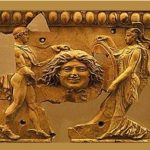 Почему Горгона Медуза стала символом Дома Версаче и острова Сицилия